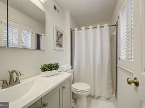 6700 Offutt Lane 195, Bethesda MD 20815