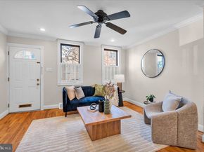 823 S 10TH Street, Philadelphia PA 19147