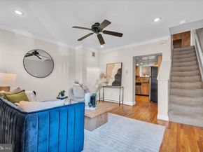 823 S 10TH Street, Philadelphia PA 19147