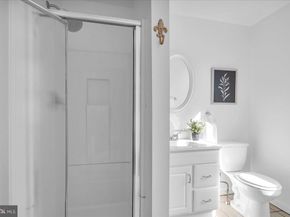 823 S 10TH Street, Philadelphia PA 19147