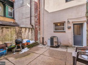 823 S 10TH Street, Philadelphia PA 19147
