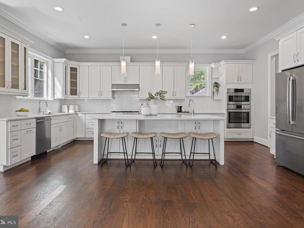 7606 Leonard Drive, Falls Church VA 22043