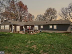 923 Pickering Drive, Yardley PA 19067
