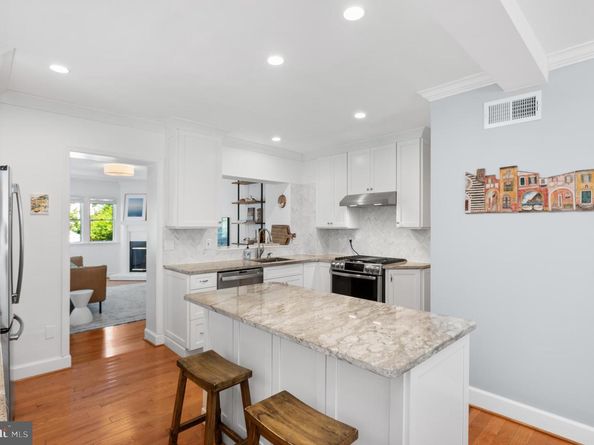 414 E Bellefonte Avenue, Alexandria VA 22301