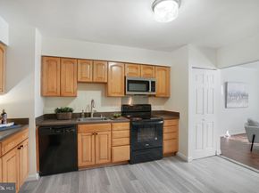 3713 S George Mason Drive T5W, Falls Church VA 22041