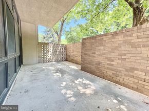 3713 S George Mason Drive T5W, Falls Church VA 22041