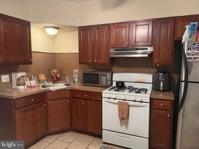 2112 S 3rd Street, Philadelphia PA 19148