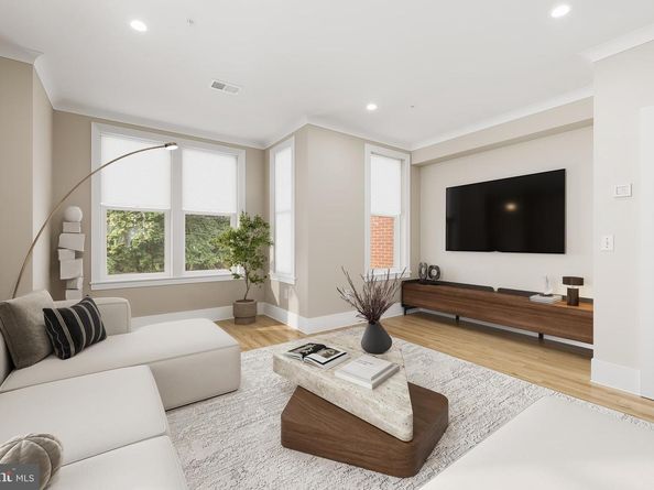 1624 26TH Place SE 2, Washington DC 20020