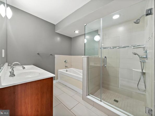 4041 Cresson Street, Philadelphia PA 19127