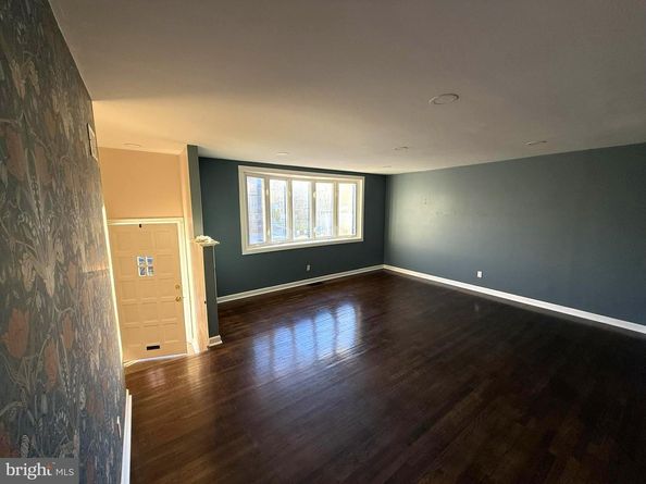 11804 Basile Road, Philadelphia PA 19154