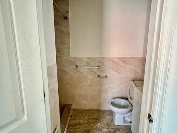 240 W Glenwood Avenue, Philadelphia PA 19140