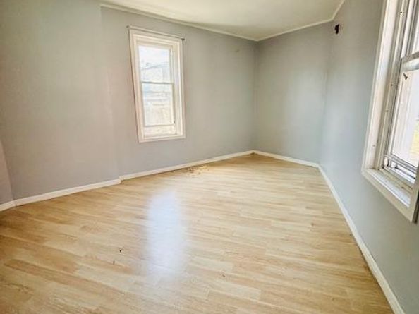 240 W Glenwood Avenue, Philadelphia PA 19140