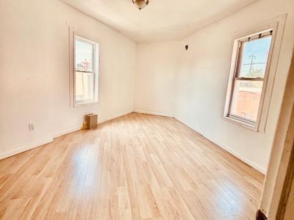 240 W Glenwood Avenue, Philadelphia PA 19140