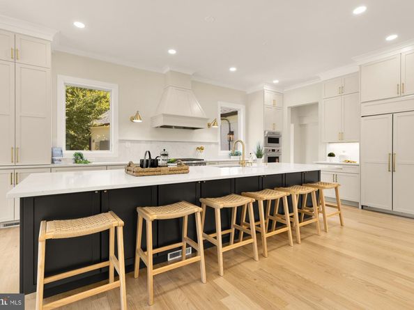 10700 Alloway Drive, Potomac MD 20854