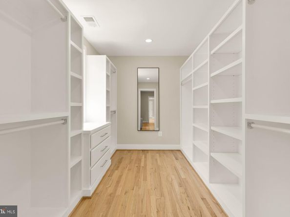 10700 Alloway Drive, Potomac MD 20854