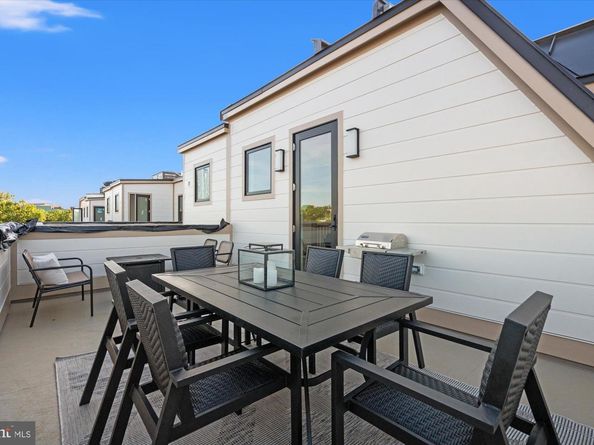 107 N West, Alexandria VA 22314