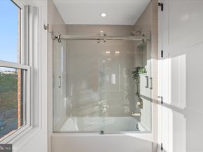 107 N West, Alexandria VA 22314