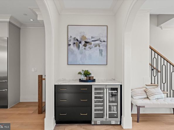 107 N West, Alexandria VA 22314