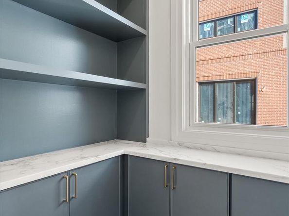 107 N West, Alexandria VA 22314