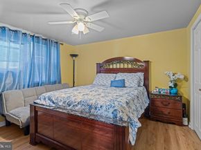 807 Larkspur Street, Philadelphia PA 19116