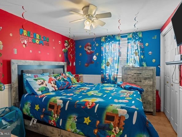 807 Larkspur Street, Philadelphia PA 19116