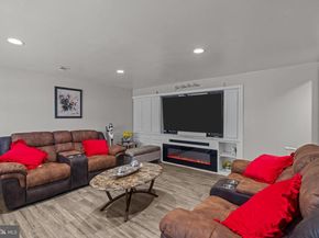 807 Larkspur Street, Philadelphia PA 19116