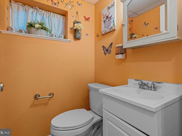 807 Larkspur Street, Philadelphia PA 19116