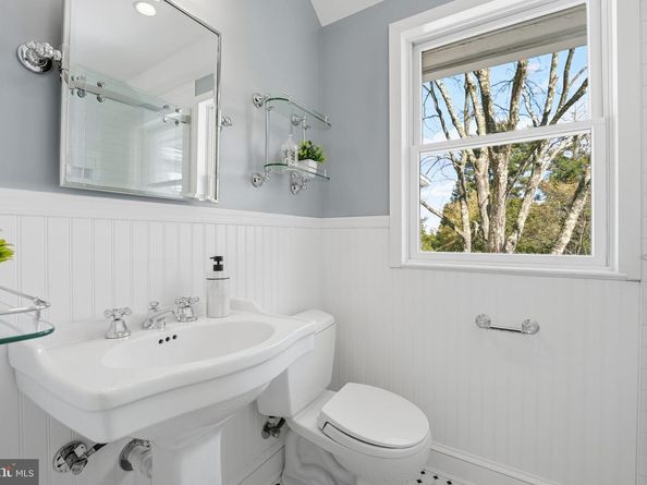 3225 N Glebe Road, Arlington VA 22207
