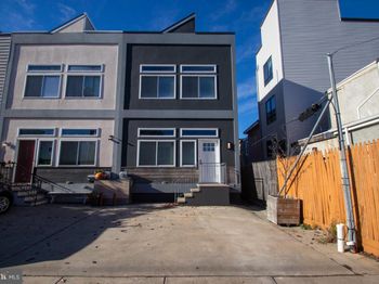 2304 E Sergeant Street