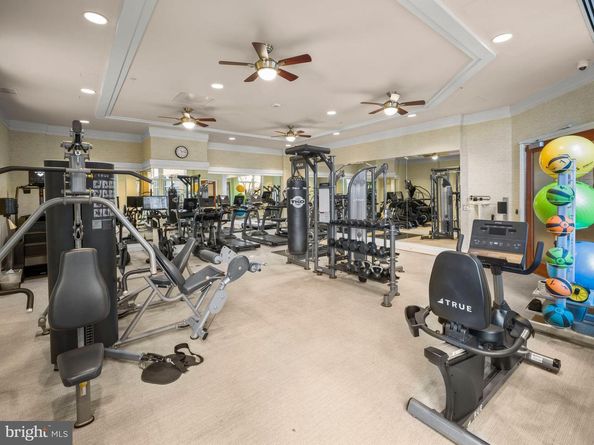 8220 Crestwood Heights Drive 1215, Mclean VA 22102