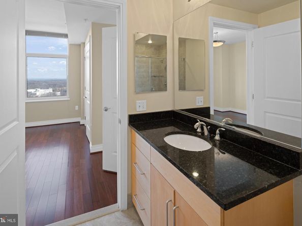 8220 Crestwood Heights Drive 1215, Mclean VA 22102