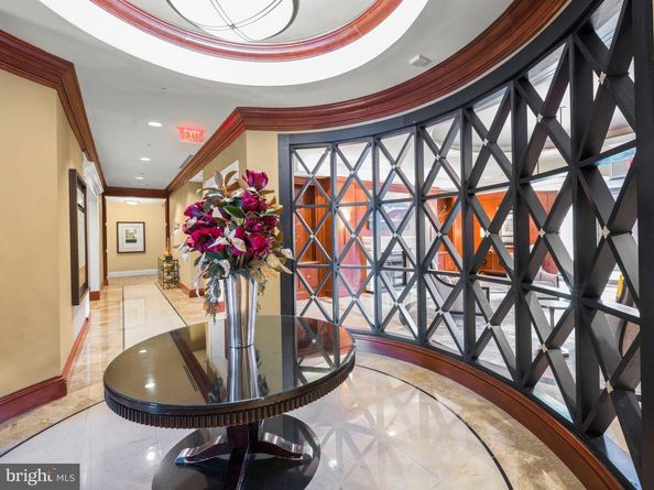 8220 Crestwood Heights Drive 1215, Mclean VA 22102