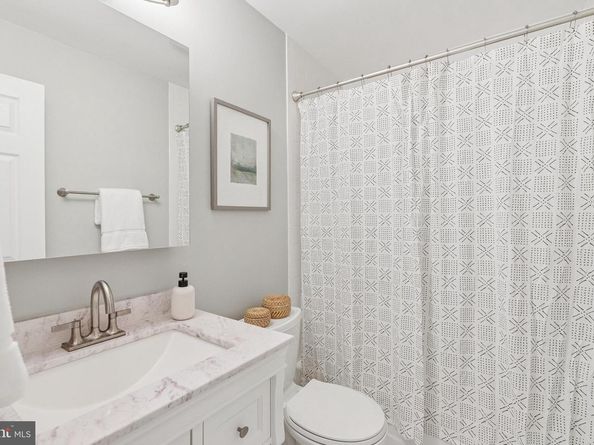 2246 S Randolph Street 1, Arlington VA 22204