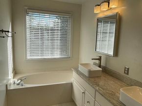 47692 Sandbank Square, Sterling VA 20165