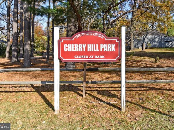 7328 Lee Highway 102, Falls Church VA 22046