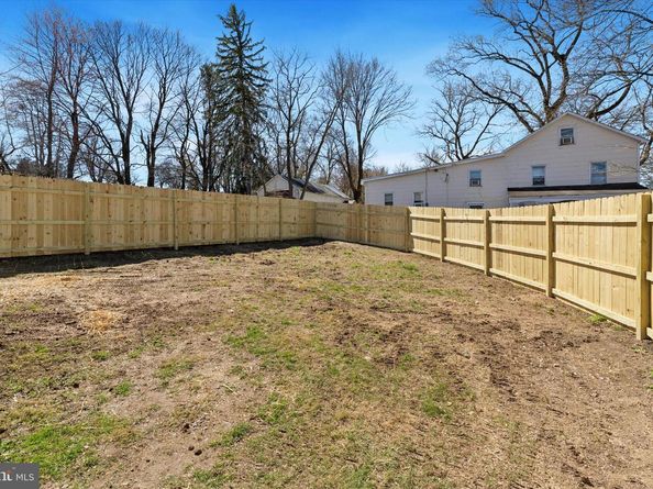 636 Ridge Pike, Lafayette Hill PA 19444