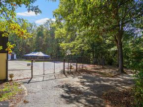7772 Willow Point Drive 7772, Falls Church VA 22042