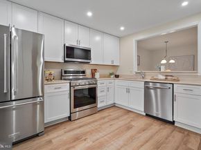 7772 Willow Point Drive 7772, Falls Church VA 22042