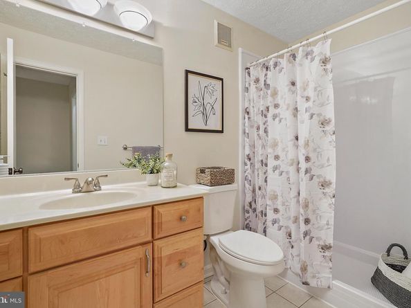 7772 Willow Point Drive 7772, Falls Church VA 22042
