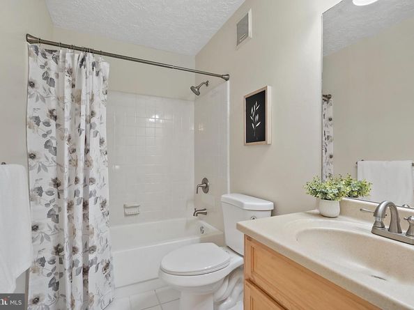 7772 Willow Point Drive 7772, Falls Church VA 22042