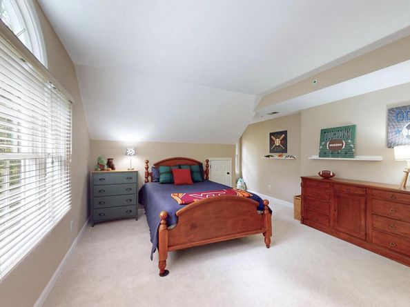 126 Lake Drive, Sterling VA 20164