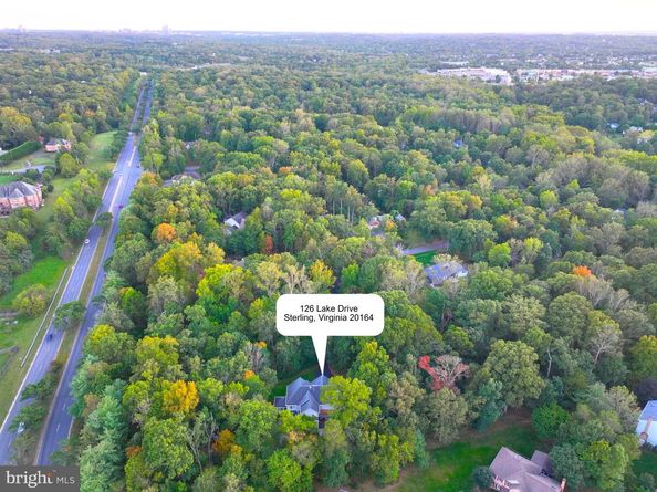 126 Lake Drive, Sterling VA 20164