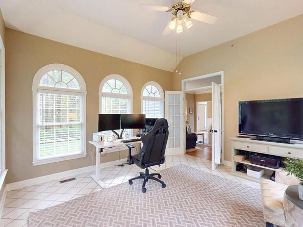 126 Lake Drive, Sterling VA 20164