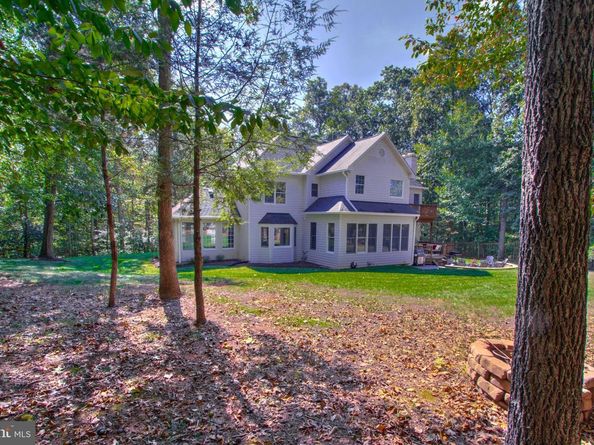 126 Lake Drive, Sterling VA 20164