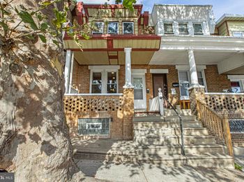1539 Dyre Street