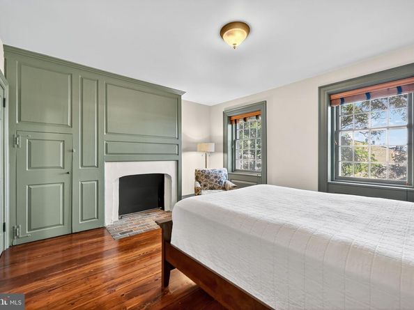 302 S 2nd Street, Philadelphia PA 19106