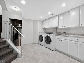 302 S 2nd Street, Philadelphia PA 19106