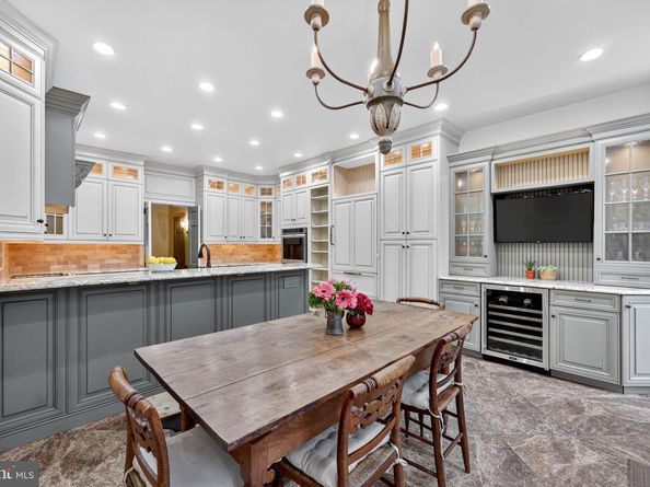 302 S 2nd Street, Philadelphia PA 19106