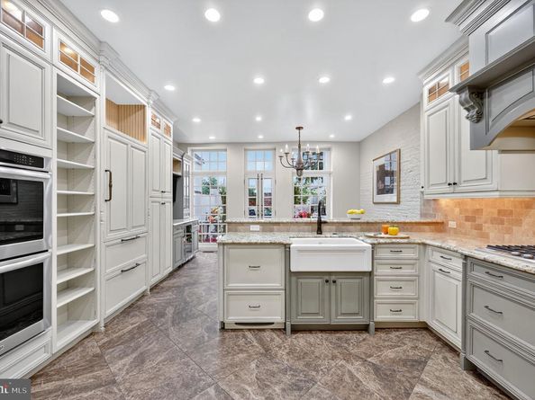 302 S 2nd Street, Philadelphia PA 19106
