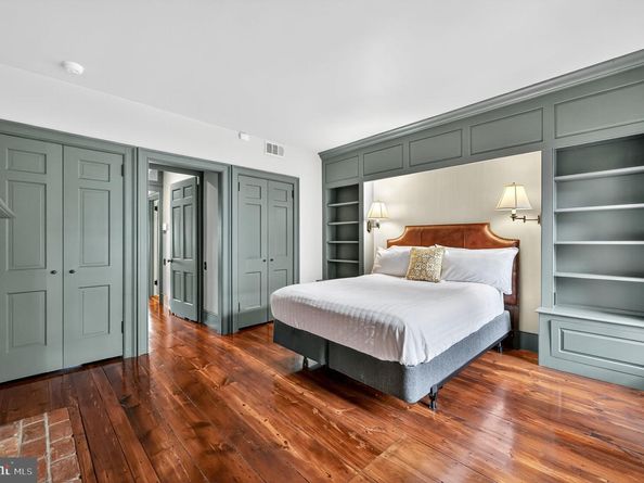 302 S 2nd Street, Philadelphia PA 19106